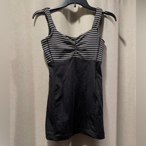 Lululemon size 4